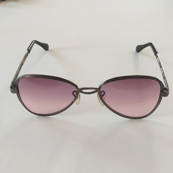 Source Unknown | Accessories | Greysilver Frame Grey Lens  display picture 3